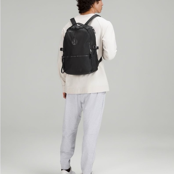 lululemon athletica Crew 22L Black Backpack - Picture 3 of 6